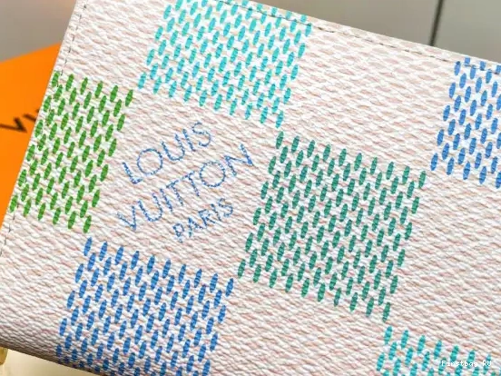 First bag ru LOUIS WALLET-19.5*10.5*2.5 cm VUITTON ZIPPY 0702